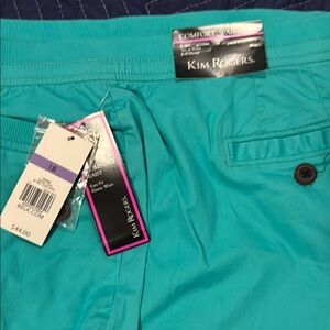 Kim Rogers Green Capris Casual Style